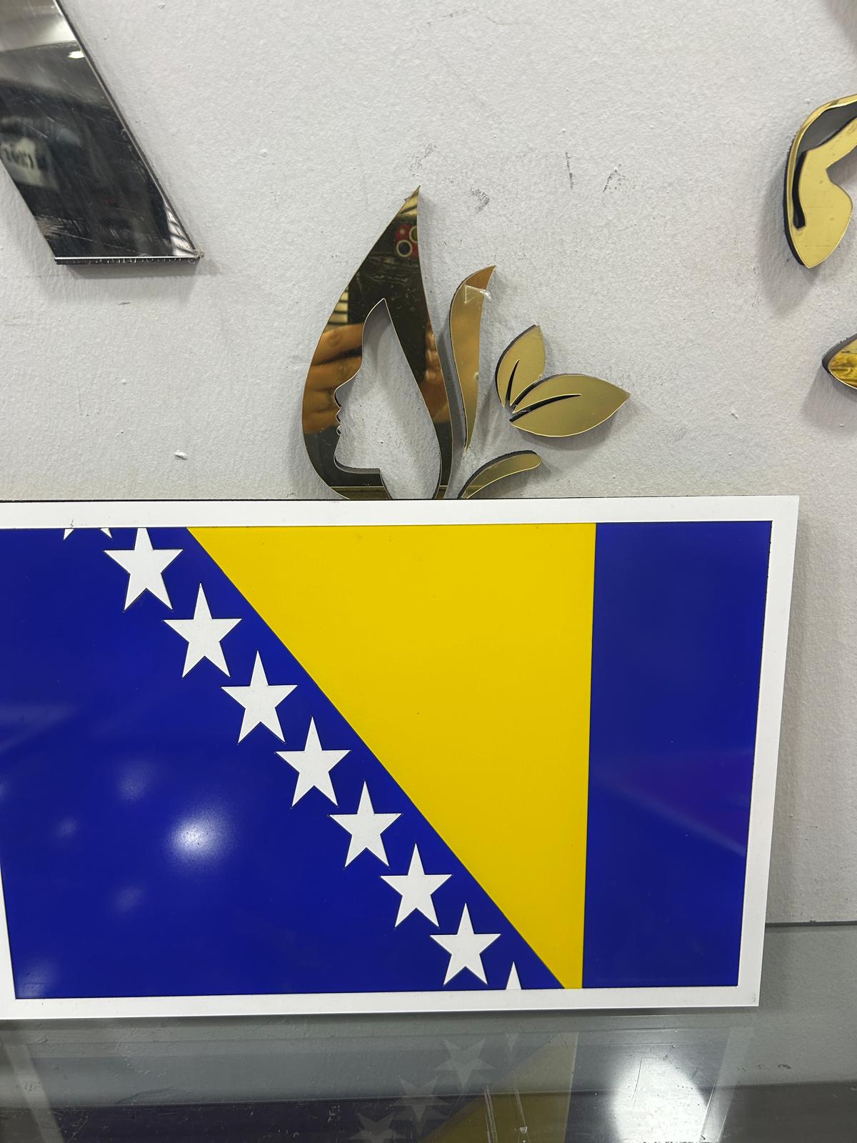 BOSNA HERSEK BAYRAĞI
