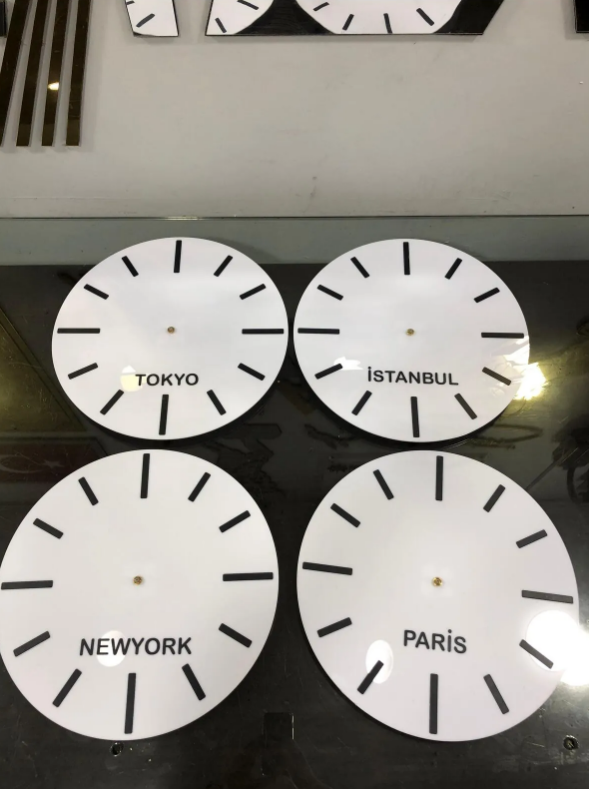 Dünya Saat Beyaz